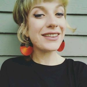 Meet your Posher, Olivia